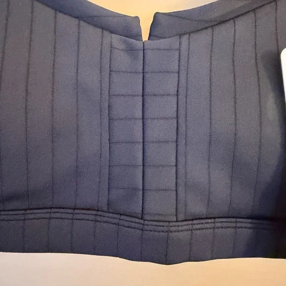 ALO Yoga Black Ribbed Support Sports Bra - Picture 4 of 10